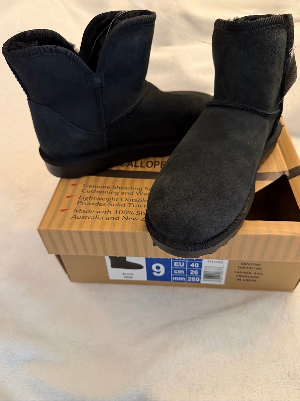 Kirkland Signature Black Short Shearling scalloped edge Boots women’s size 9